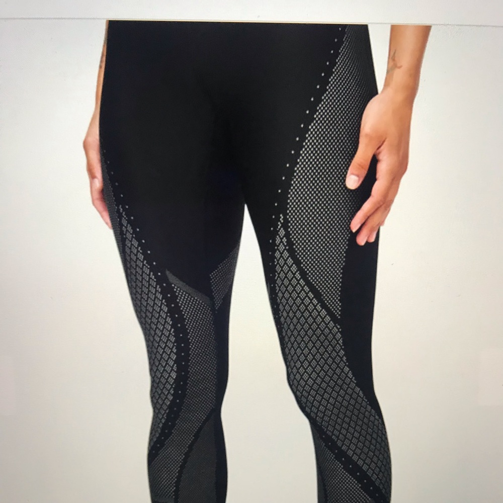 Lululemon mapped out high rise tight sz 10